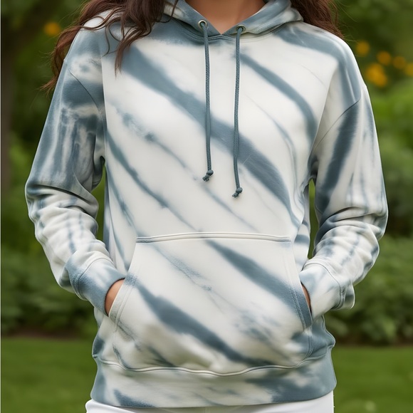 NWT Good American Blue White Tie Dye sweatshirt Hoodie Size 3 Large - Picture 1 of 7